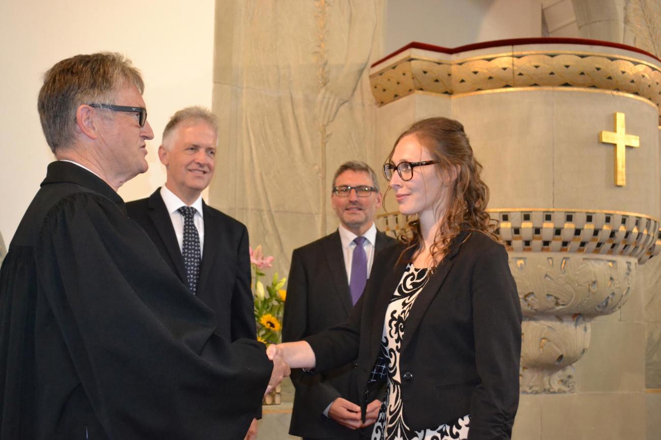 Von links: Ordinator Pfarrer Wilfried Bührer, Vikariatsleiter Pfarrer Hanspeter Herzog aus Berg, Mentor Richard Häberlin aus Weinfelden und Ordinandin Pfarrerin Nathanja Baumer-Schuppli, seit 1. September Pfarrerin in Felben. (Bild: Brunhilde Bergmann)