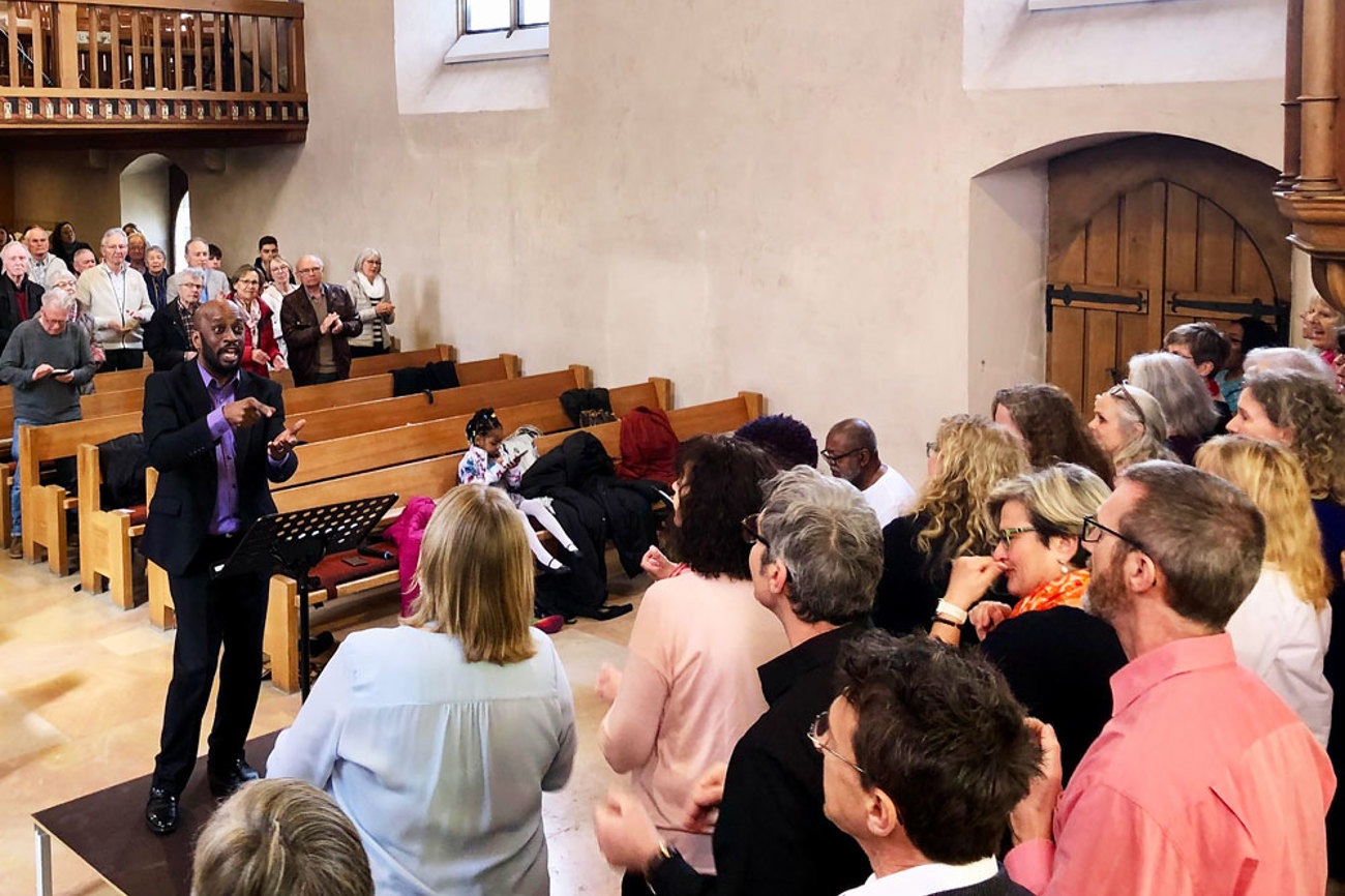 Eine Begegnung weltweiter Kirche: Das Chorkonzert ist jeweils der Höhepunkt des Gospelworkshops. | Foto: zvg