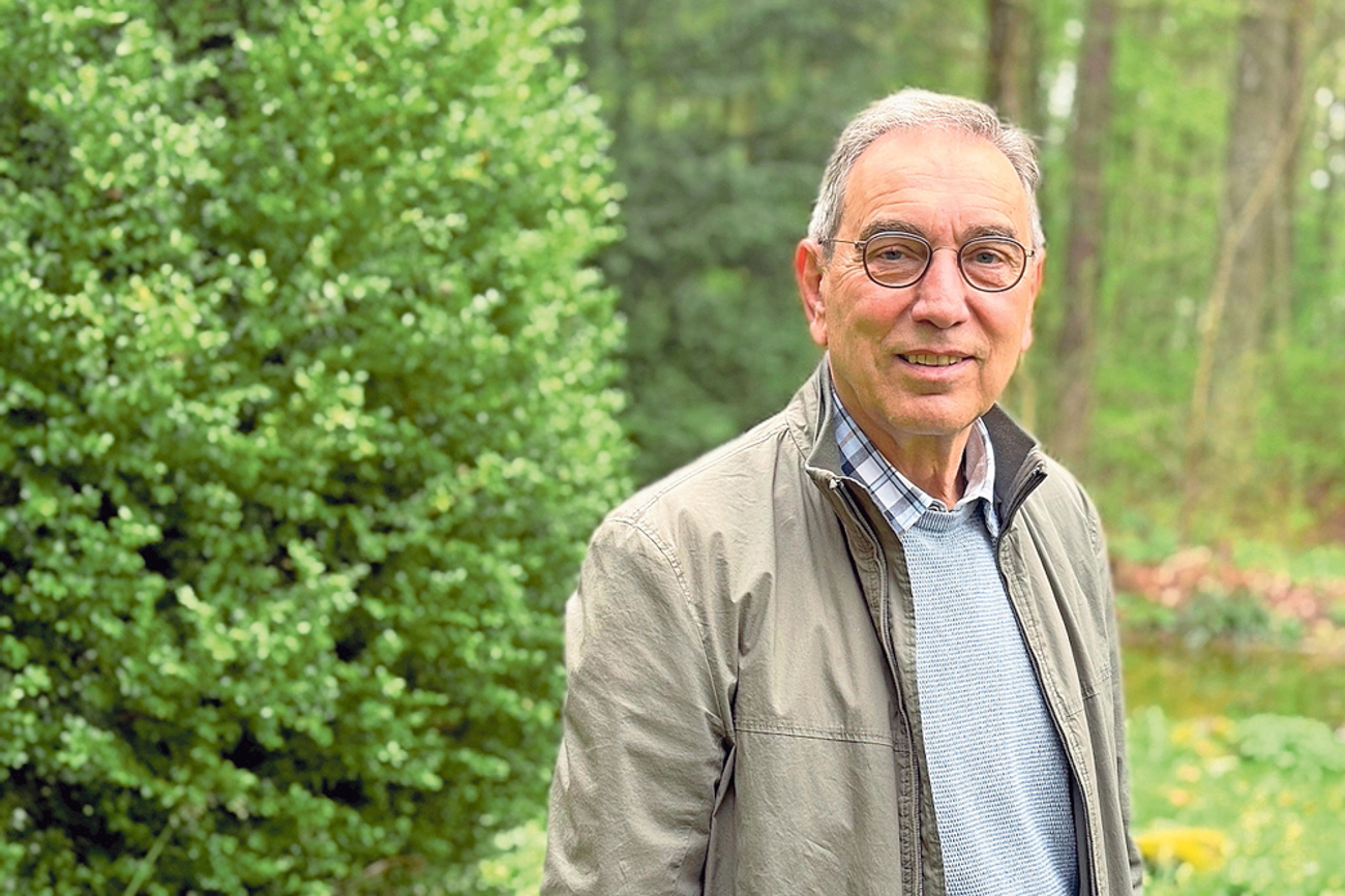 Schöne Atmosphäre schaffen: Förster Bruno Schmid im Wald und als Sitzwache. | Foto: Di Cesare