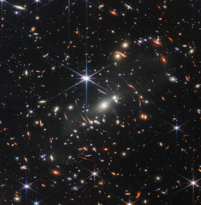 Blick in die Tiefen des Alls: Das erste Foto, das mit dem James-Webb-Telescope aufgenommen wurde. (webbtelescope.org/Nasa)