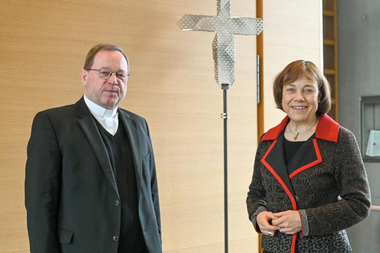 Bischof Georg Baetzing, Vorsitzender der Deutschen Bischofskonferenz, und Annette Kurschus, Ratsvorsitzende der Evangelischen Kirche in Deutschland, rufen Russland dazu auf, die militärischen Angriffe auf die Ukraine zu stoppen.|epd/Harald Oppitz