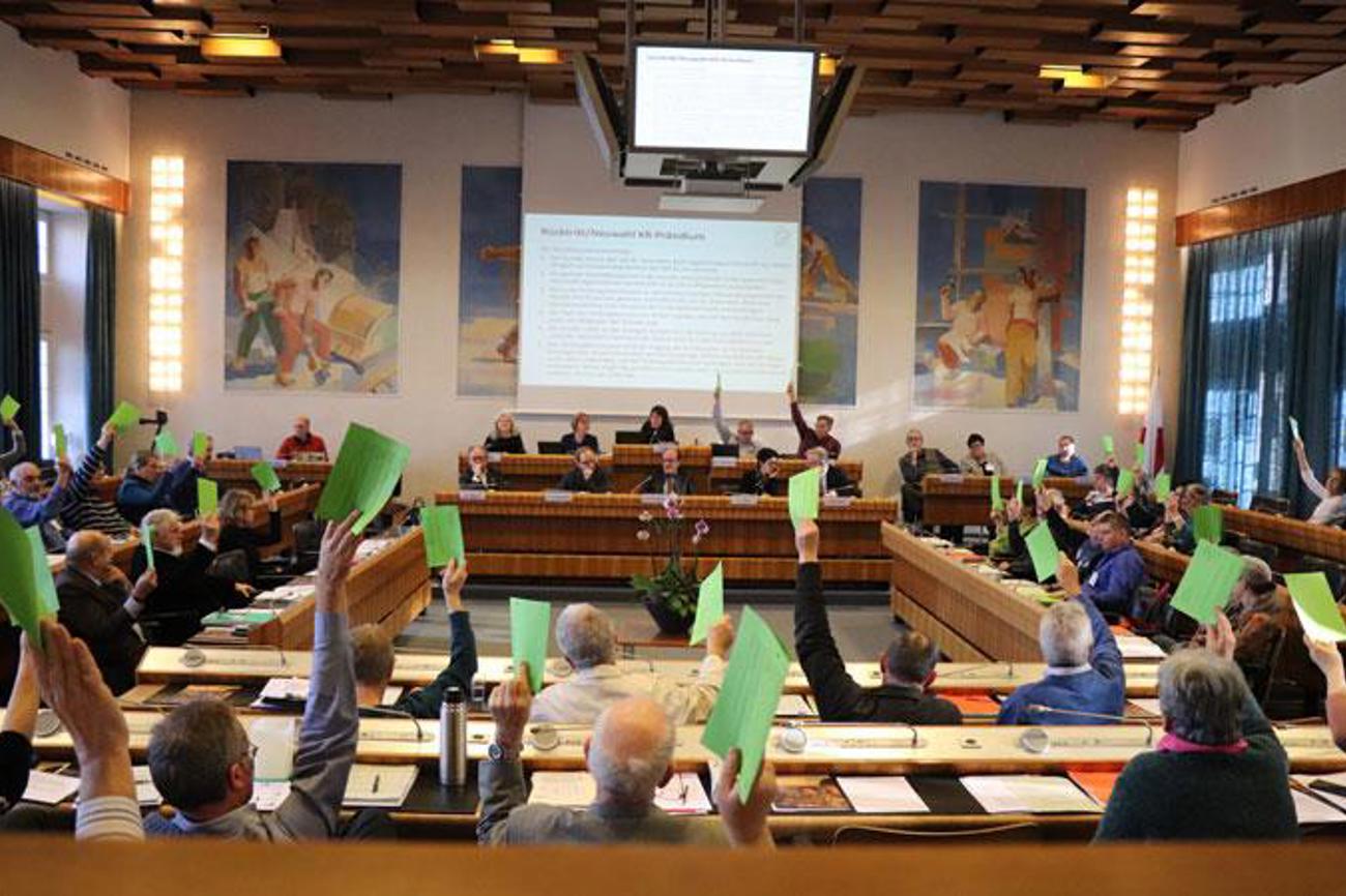 Die Synode berät über das Vorgehen bei der Suche nach einem Nachfolger, einer Nachfolgerin für Kirchenratspräsident Martin Stingelin.