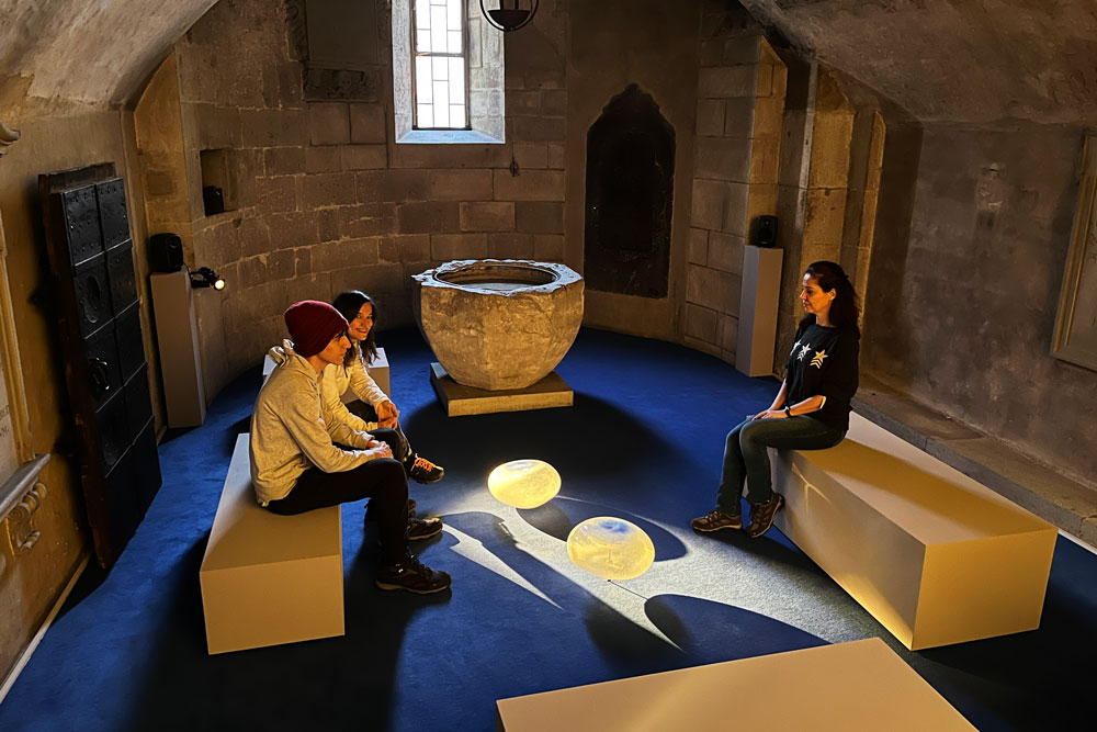 Da treffen sich Kirche und Kunst: beides sind Formen des Dialogs. | Foto: Till Velten