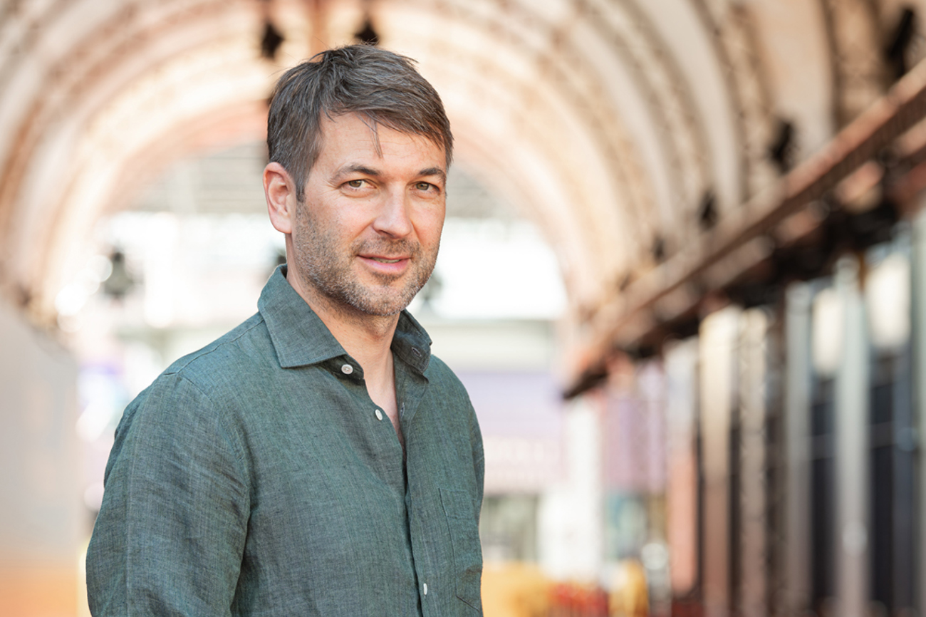 Hadert damit, Teil der «Generation Erben» zu sein: Filmemacher Simon Baumann. | Bild: Ton und Bild GmbH
