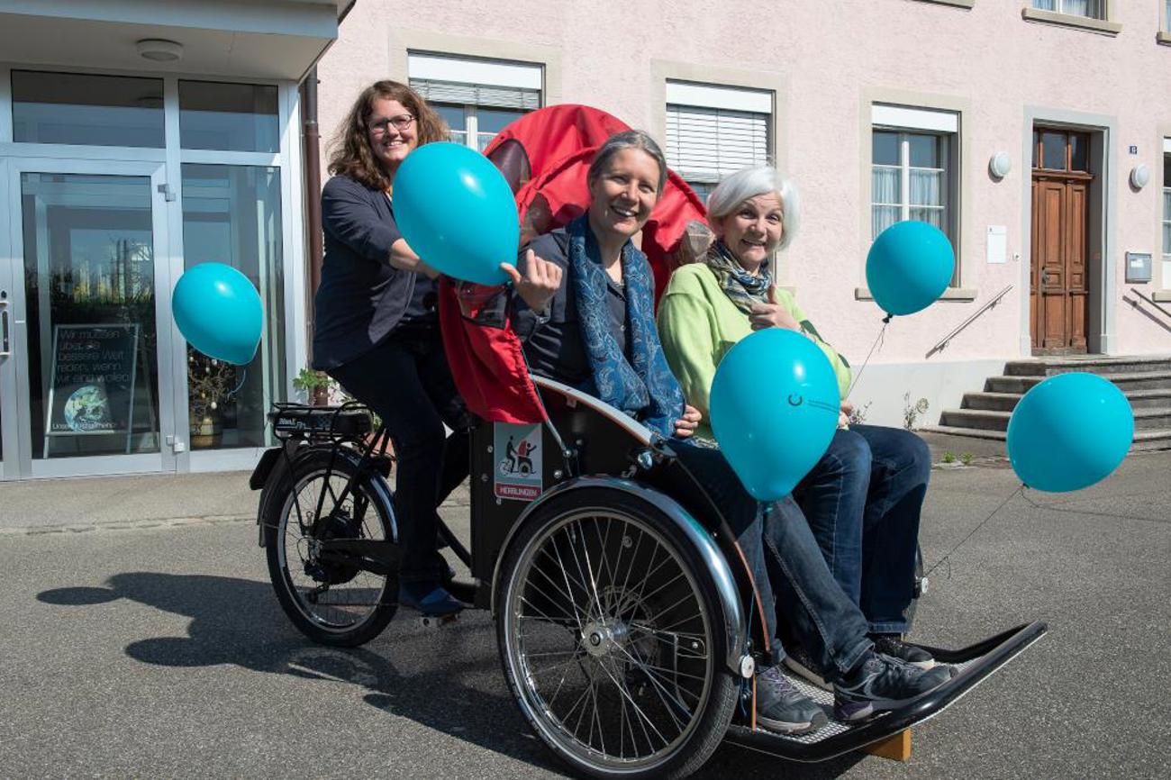 Strampeln für die Sache der Frauen (v. l. ): Gabriela Allemann und Doris Brodbeck. | Peter Leutert