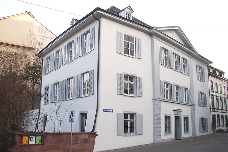 Hinter alten Mauern beginnt eine erfreuliche Zukunft
