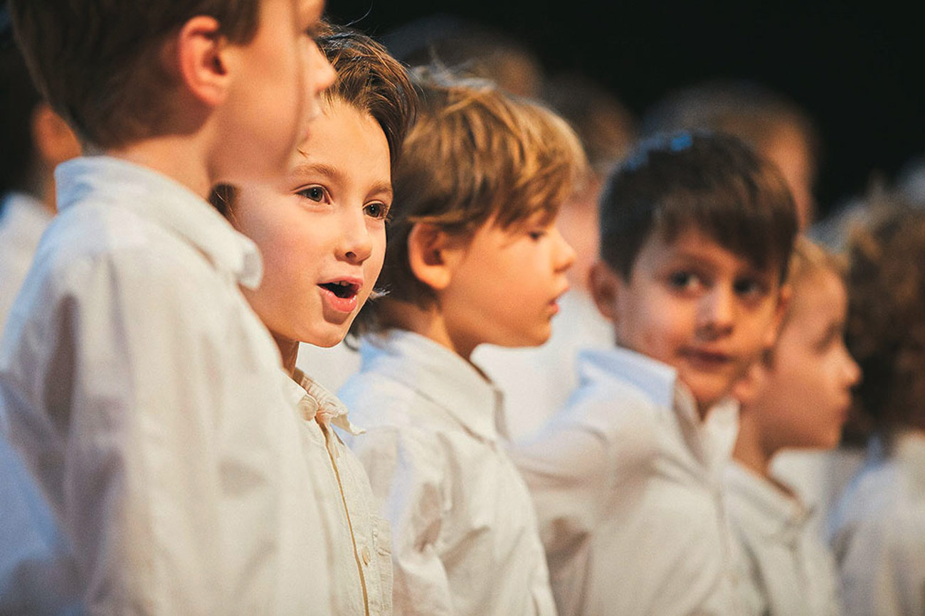 Knaben ersetzten früh die Frauenstimmen im Chorgesang. Die ältesten noch aktiven Knabenchöre bestehen seit dem 8. Jahrhundert. Im Bild: Die Knabenkantorei Basel (Gründung: 1927). | Foto: Lucian Hunziker, knabenkantorei.ch