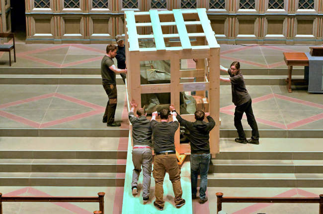 Kein rares Tier: In diesem Käfig ist «nur» der Spieltisch. Foto: Klaus Stadler