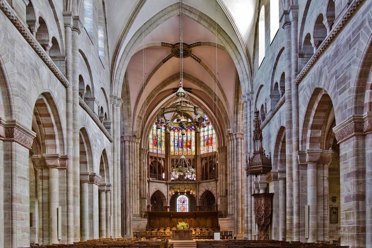 Basler Münster mit seiner langen Vergangenheit: Die Kirchenverfassung soll die Zukunft regeln.