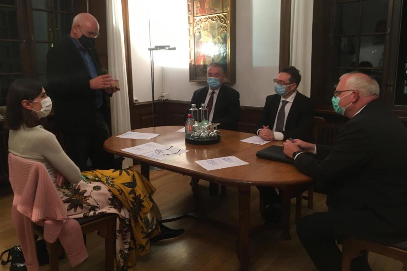 Die Gründungsgruppe «Verein Evangelische Schweizer Kirche in Israel» Ende Oktober im Basler Bischofshof (von links): Pfarrerin Ivana Bendik (Vizepräsidentin), Pfarrer Lukas Kundert (Präsident), Pfarrer Nico Rubeli, Pfarrer Andreas Dieckow und Rechtsanwalt Andreas Amstutz.