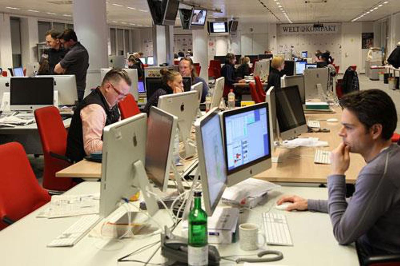 In den Newsrooms grosser Medienhäuser gibt es keine Religionsspezialisten mehr (im Bild der Springer-Newsroom in Berlin). |Foto: Wikimedia/Thomas Schmidt (NetAction)