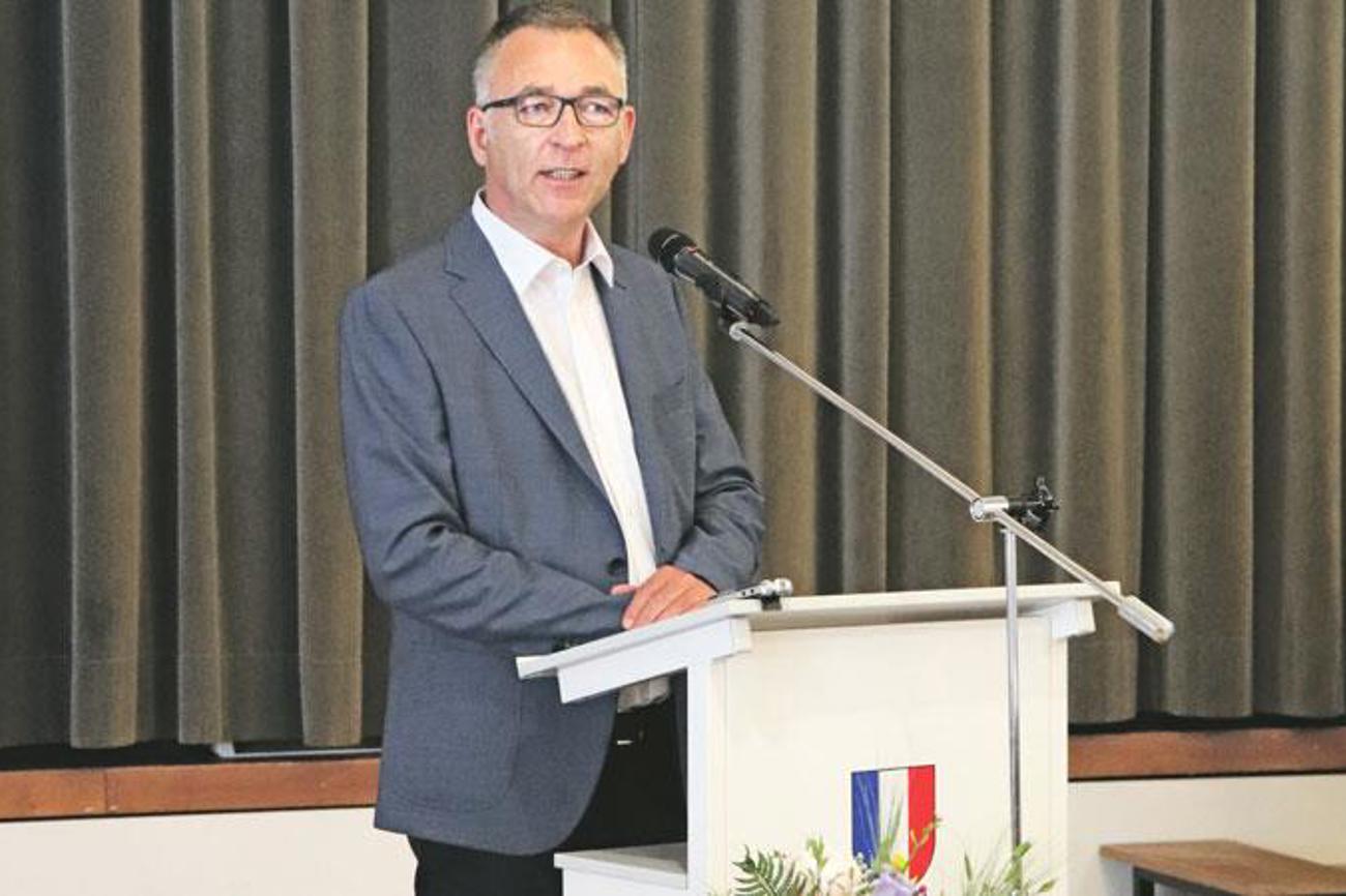 Pfarrer Christoph Herrmann nach seiner Wahl zum Kirchenratspräsidenten an der Synode in Gelterkinden.|erkbl, Damaris Stoltz