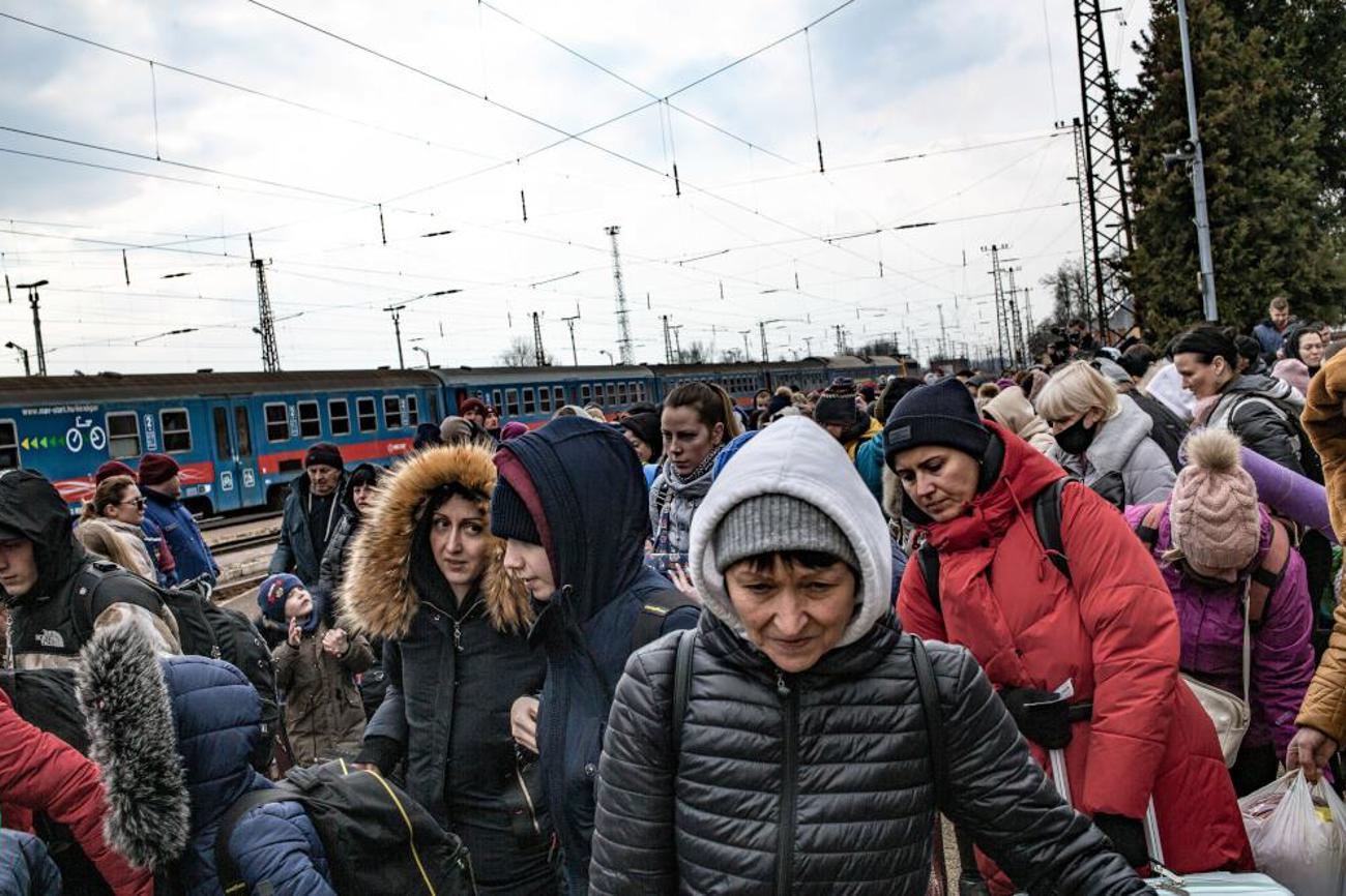 225'000 ukrainische Geflüchtete haben bisher die ungarische Grenze erreicht, vor allem Frauen und Kinder, die meisten wollen weiter zu Verwandten oder Bekannten im Ausland.