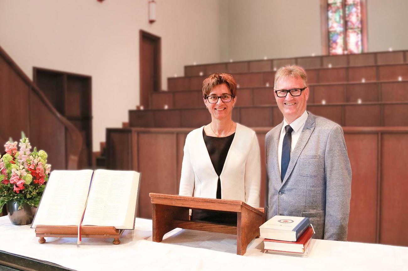Politik und Kirche im Dialog über christliche Werte: Regierungsratspräsidentin Monika Knill besuchte den Grossratsgottesdienst in Frauenfeld, den der abtretende Kirchenratspräsident Wilfried Bührer zum letzten Mal leitete. (Bild: ck)