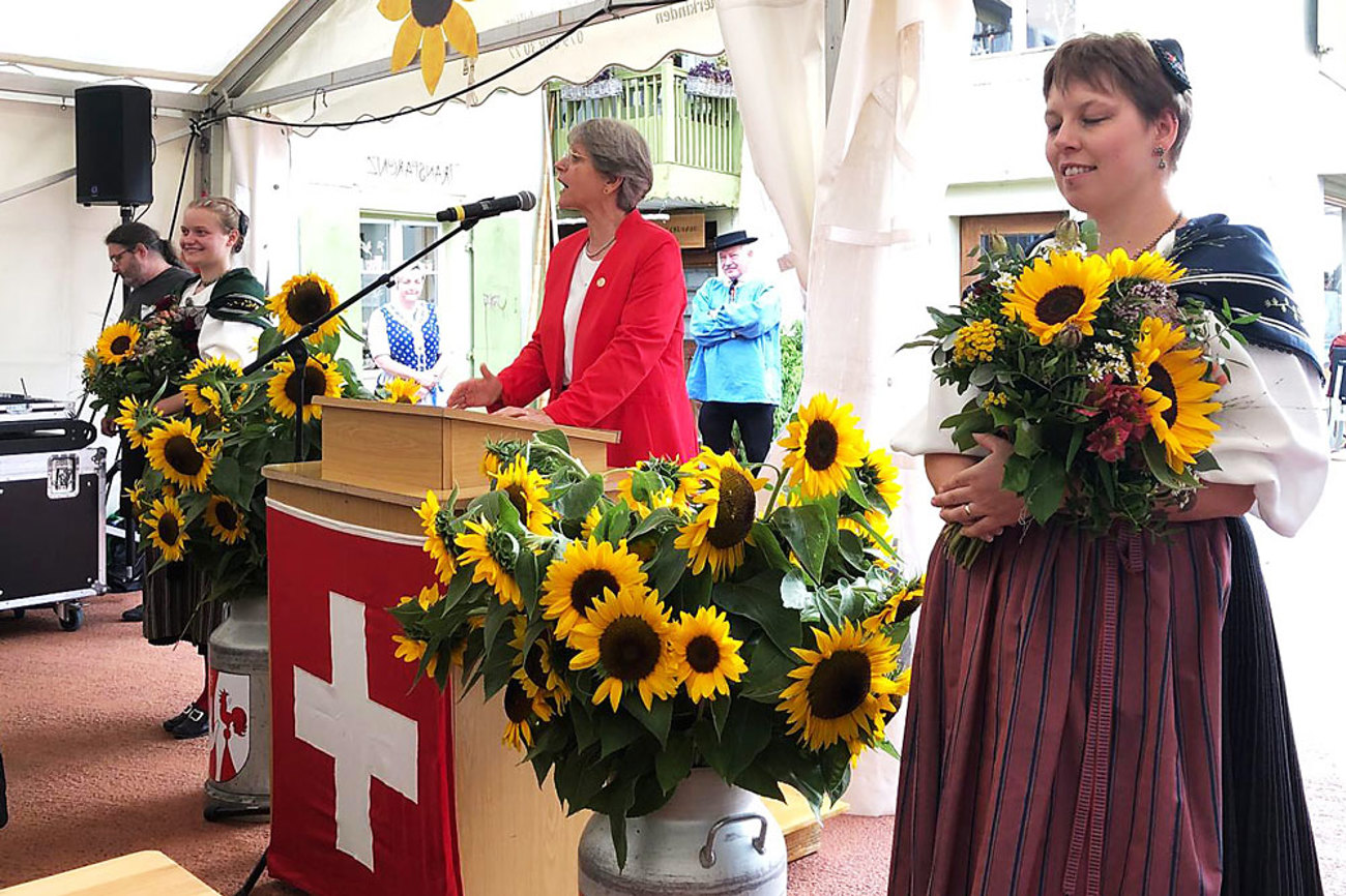 Die Schweiz sei ein Land der «Vereinsmeierei», sagte Rita Famos am 1. August in Sissach – «getragen von Menschen, die über ihren Gartenzaun hinaus Verantwortung übernehmen». | Foto: EKS/zvg