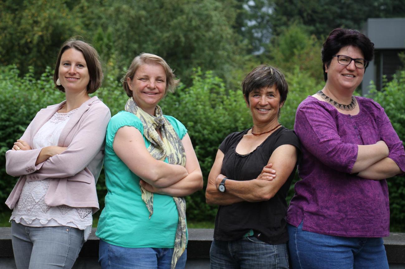 Das nicht ganz vollständige Frauenteam von «Kirche unterwegs» (von links): Daniela Müller-Kuhn, Pfarrerin Dagmar Doll, Ursi Zweifel und Pfarrerin Christina Brüll.
Bild Madeleine Kuhn-Baer