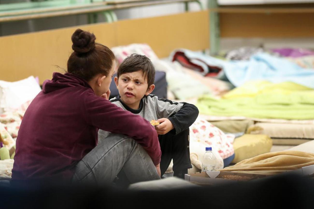 Frauen und Kinder auf der Flucht. Bilder wie dieses aus Ungarn beschäftigen Kinder auch hierzulande. |Keystone