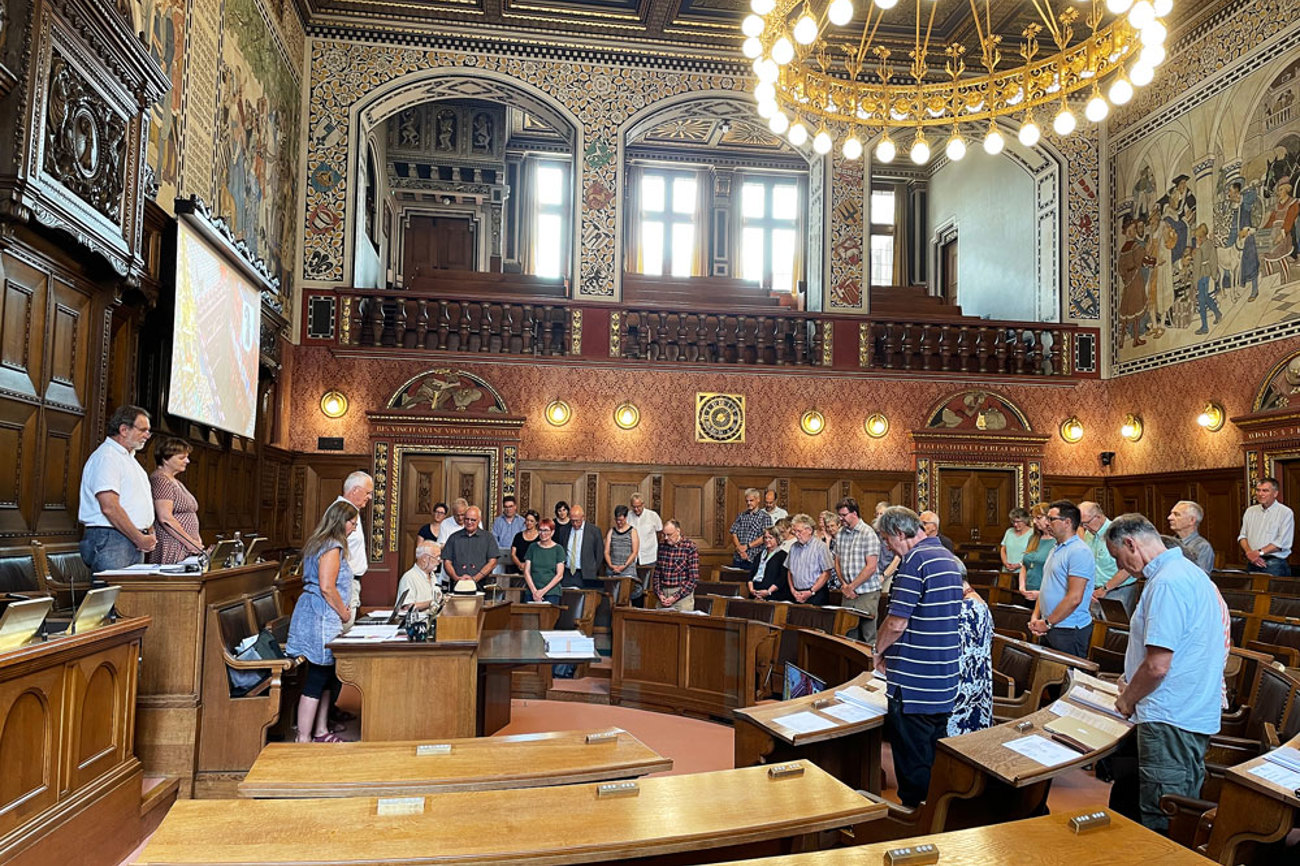 Die Synode der Evangelisch-reformierten Kirche Basel-Stadt begann mit einer Schweigeminute für den kürzlich verstorbenen Pfarrer Thomas Müry. | Foto: Toni Schürmann