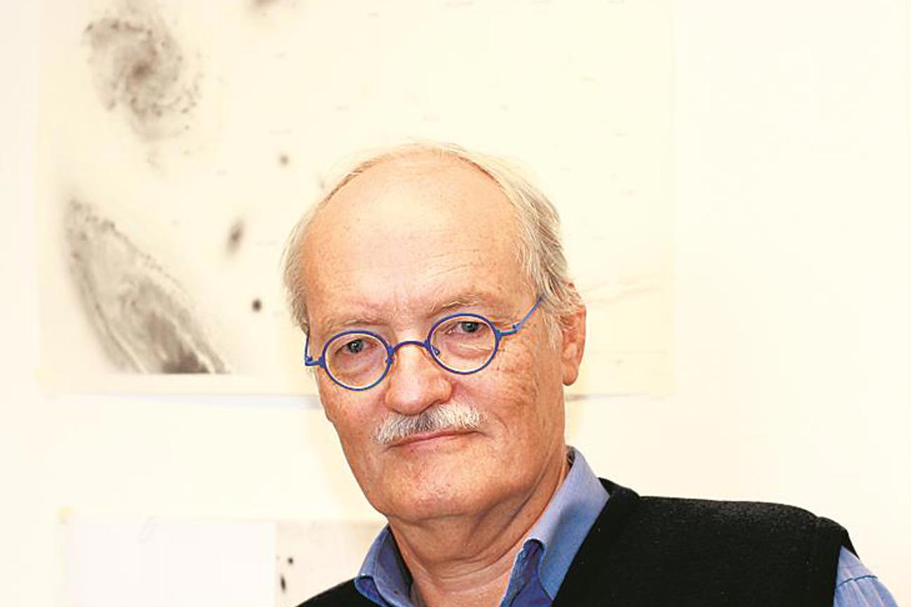 Warum fasziniert uns ein nächtlicher Sternenhimmel?
Bruno Binggeli: «Schon die Betrachtung des offenen Himmelsgewölbes genügt, um uns die  prinzipielle Andersartigkeit des Himmels klarzumachen. Der Himmel offenbart unmittelbar 
seine Transzendenz, seine Macht und seine Heiligkeit.»