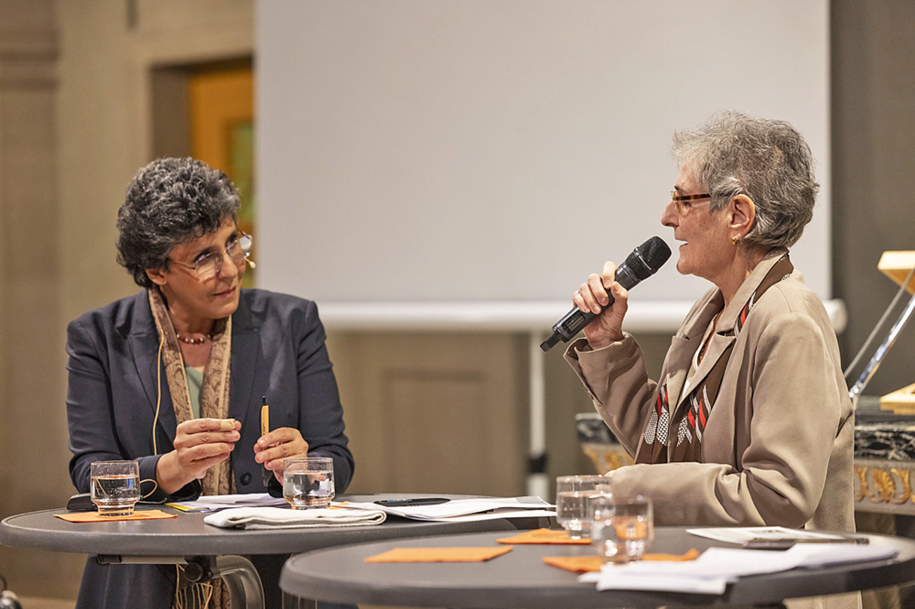 Zwei Expertinnen, zwei Sichtweisen und gemeinsame Friedensperspektiven: Elham Manea (links) und Shelley Berlowitz. | Foto: Pia Neuenschwander