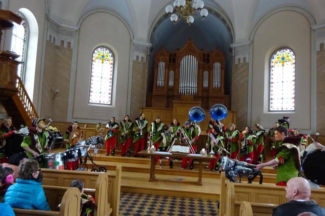 Gottesdienst mal anders: Das ist bei den Fasnachtsgottesdiensten der Fall.&#xA;Fotos: zvg.