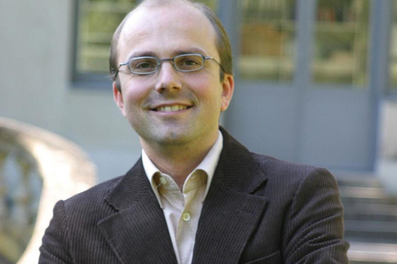 Christoph Ammann ist Oberassistent und stellvertretender Leiter des Instituts für Sozialethik am Ethik-Zentrum der Universität Zürich. Ab September wird er als Pfarrer in Zürich Witikon tätig sein. Der reformierte Theologe ist Präsident der Aktion Kirche und Tiere (AKUT), die sich für ein stärkeres Engagement für Tiere in der Kirche einsetzt.