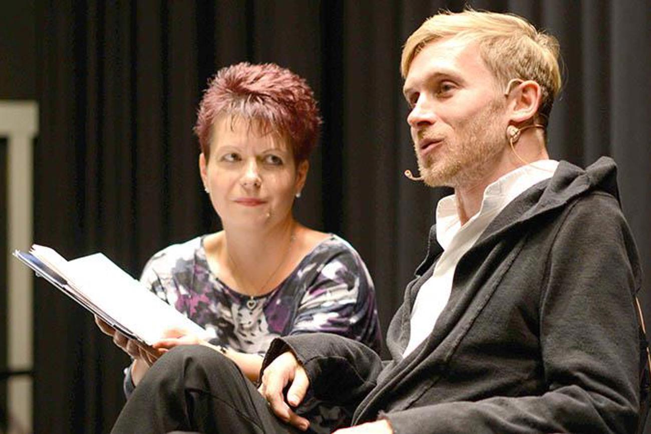 Samuel Koch und seine «Buchhalterin» in Liestal: «Ich möchte nicht aufhören daran zu glauben, dass ich eines Tages gesund sein kann.»|boerlin