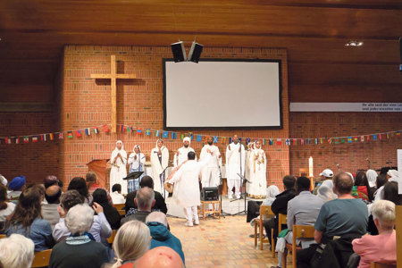 Gottesdienst feiern in drei Sprachen