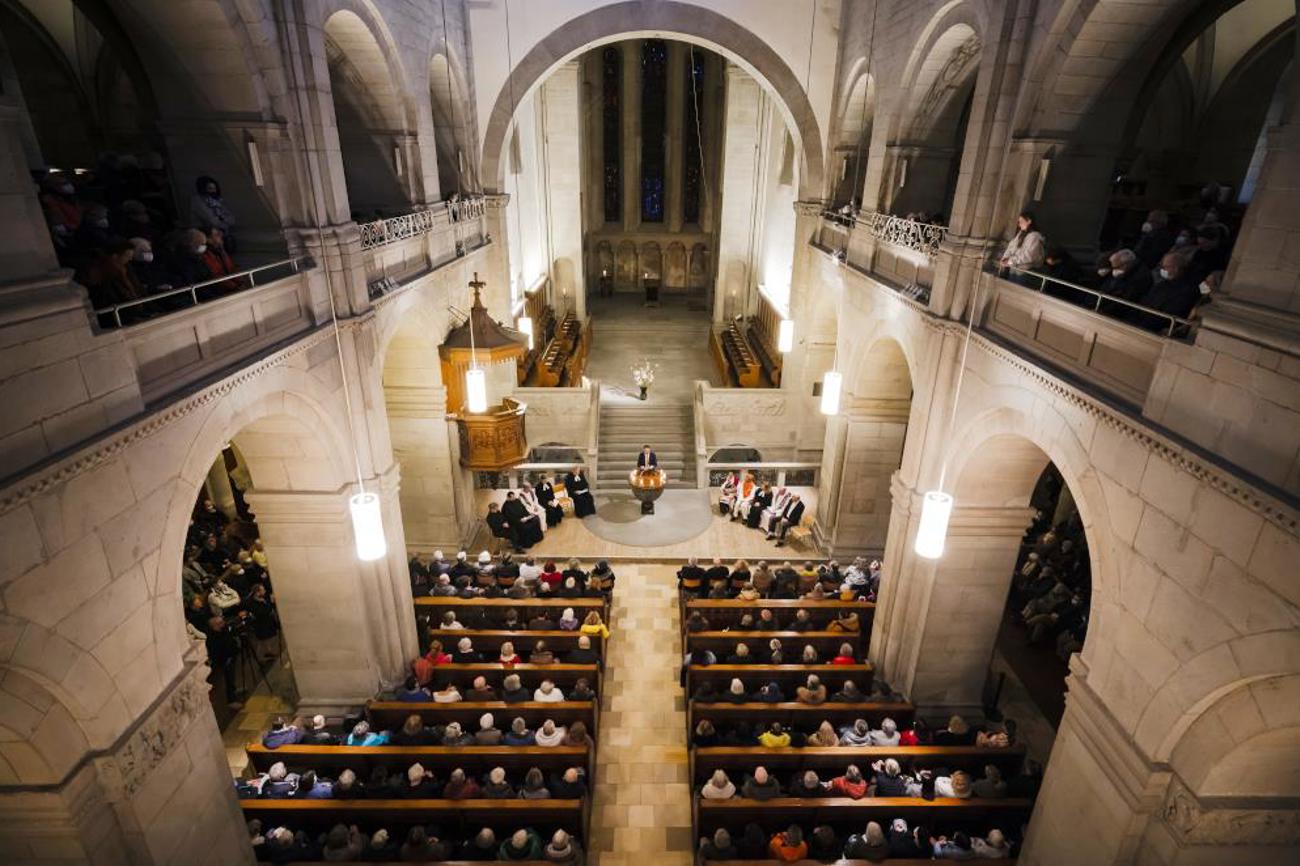 «Biblische Werte werden angegriffen»: Rabbiner Noam Hertig spricht im Grossmünster. | Keystone