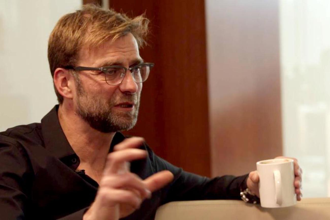 Der deutsche Trainer Jürgen Klopp wirbt für die Luther Bibel.