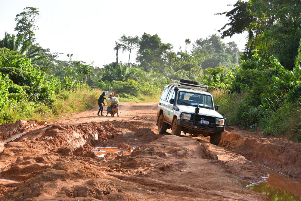 Beschwerliche und lange Reisen in Liberia: In der Regenzeit werden Landstrassen mitunter unpassierbar. | Foto: zvg