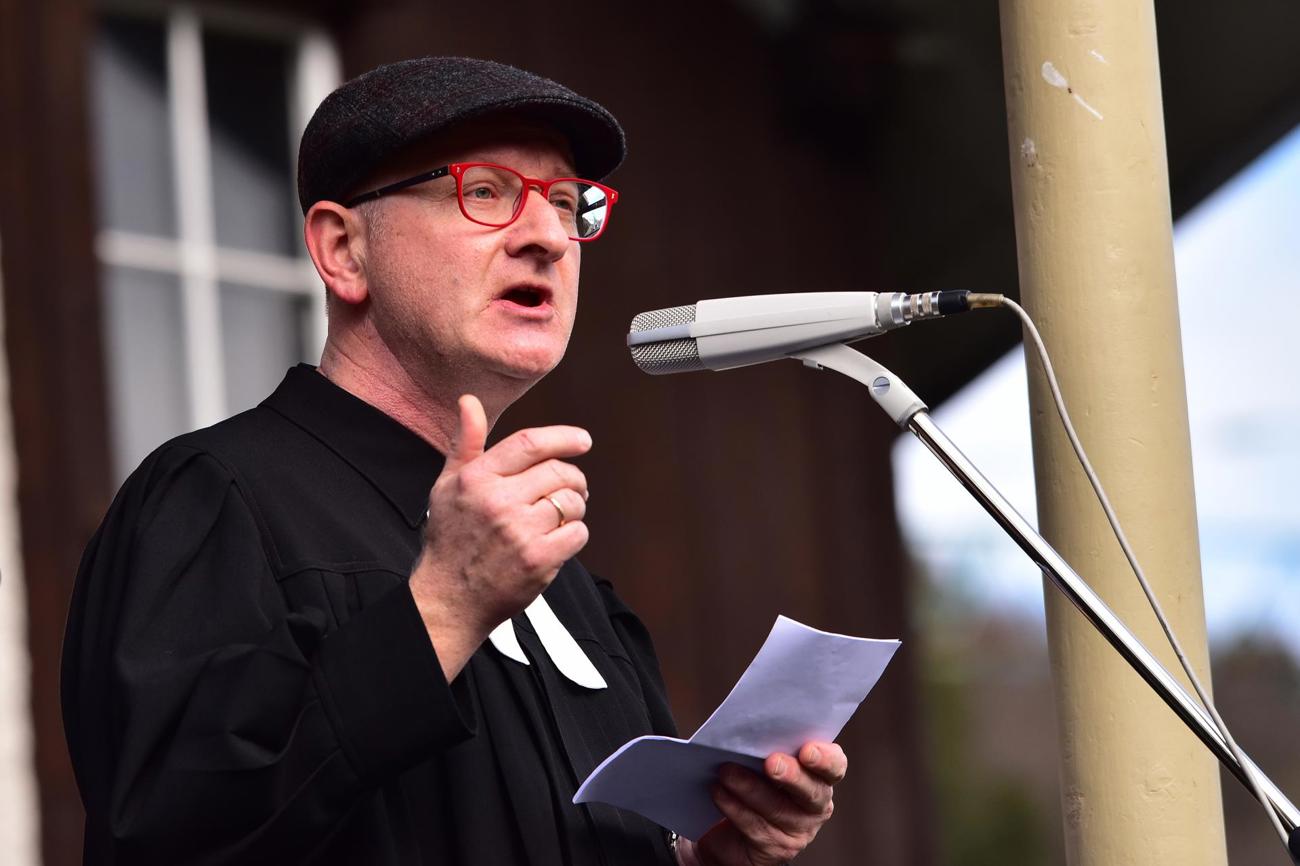 Peter Hofmann ist Dekan und Pfarrer in Schwanden und predigte an der Näfelser Fahrt 2022.
Foto: Ruedi Kuchen.