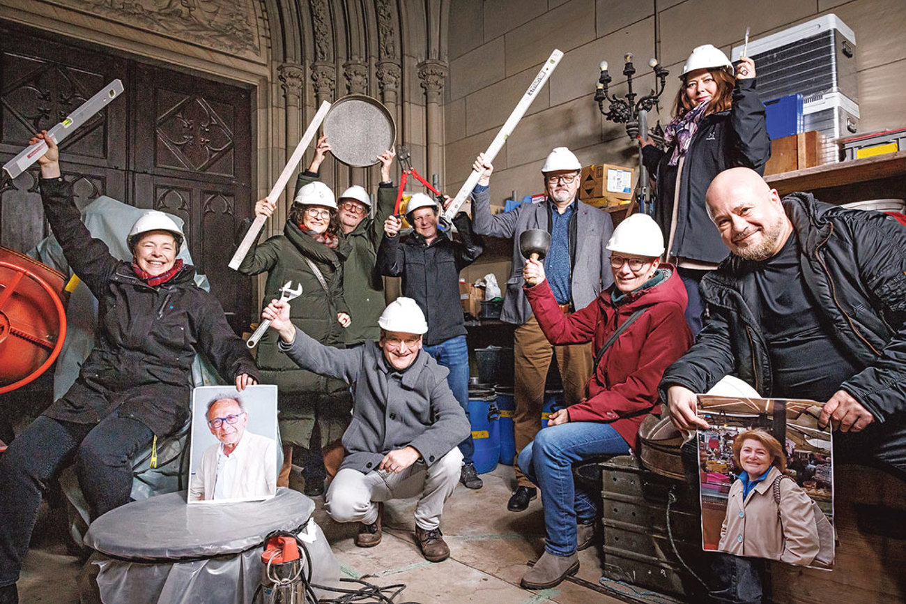 Freut sich auf  das Fest: Der gut gelaunte Vorstand der Offenen Kirche Elisabethen auf der Baustelle der Turmreno­vation. | Foto: zvg