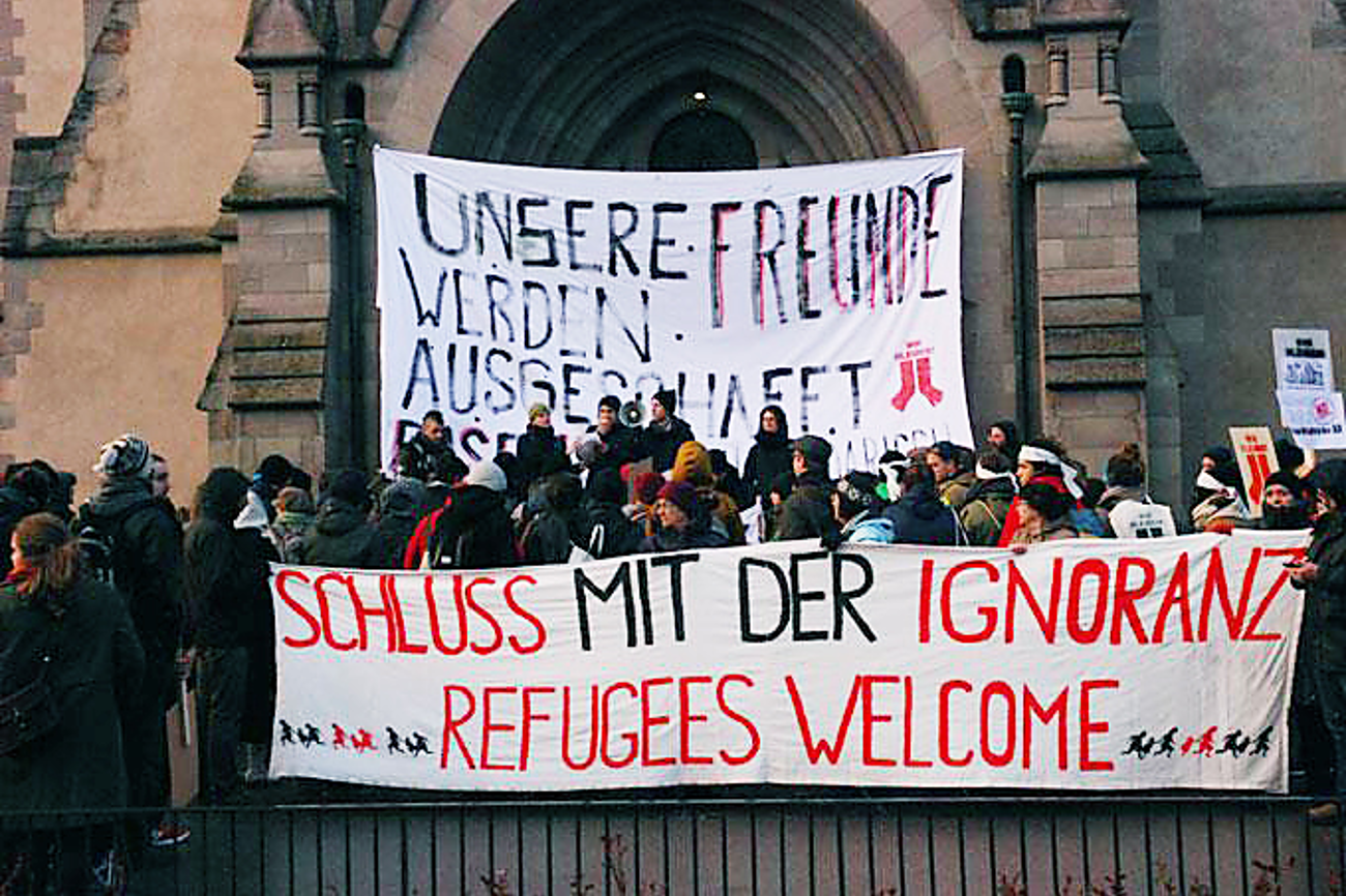 Protest gegen die Räumung der besetzten Matthäuskirche 2016 in Basel. | Foto: Wolf Südbeck Baur