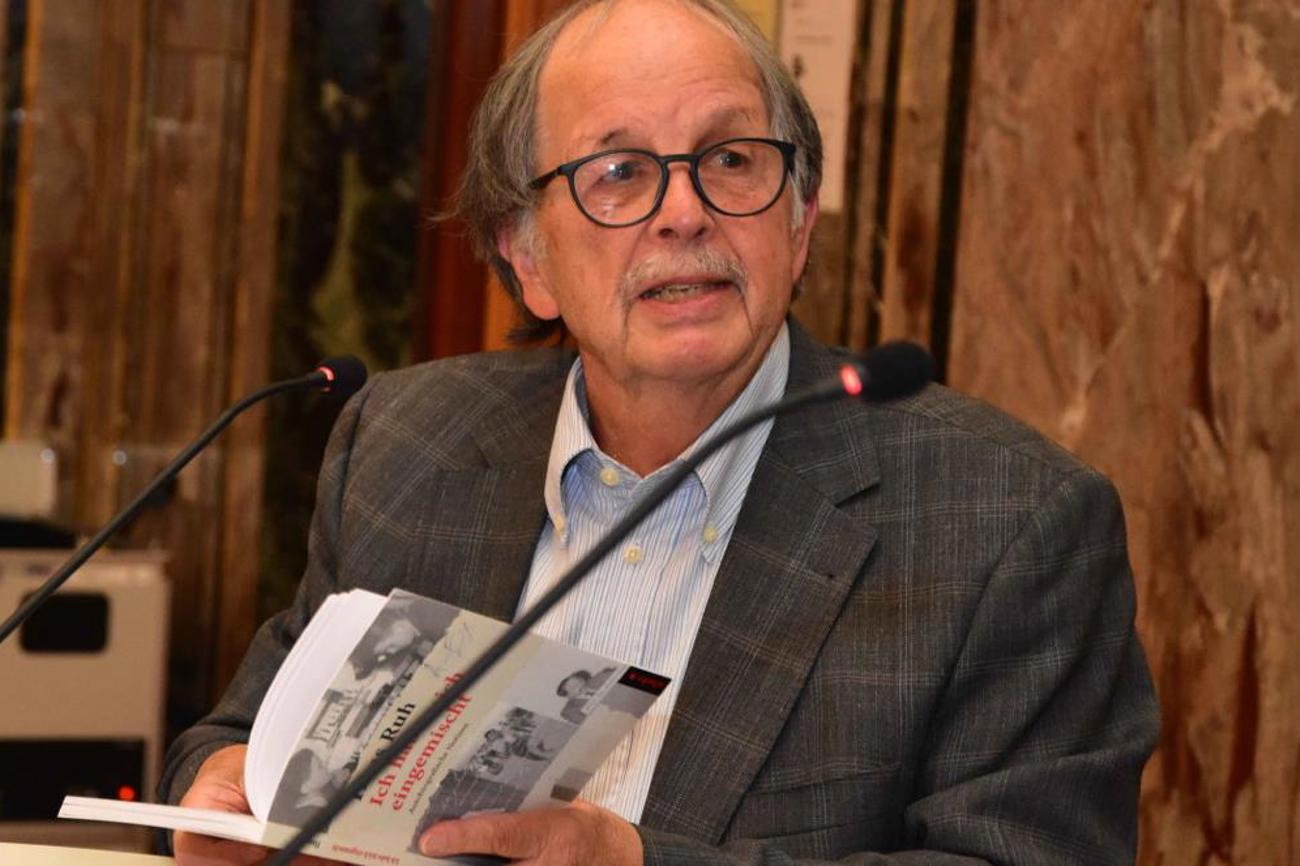 Hans Ruh stellt im September 2017 seine Autobiographie vor. | Delf Bucher