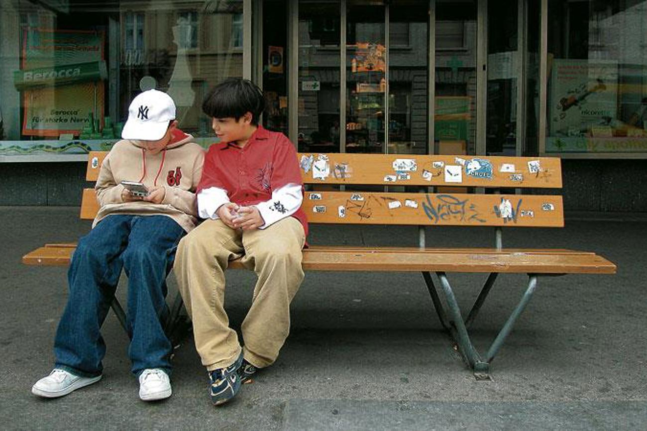 Wenn zwei sich in der Jugend ins Herz schliessen, 
bleiben sie oft Freunde fürs Leben. (Bild: Friedel Ammann)