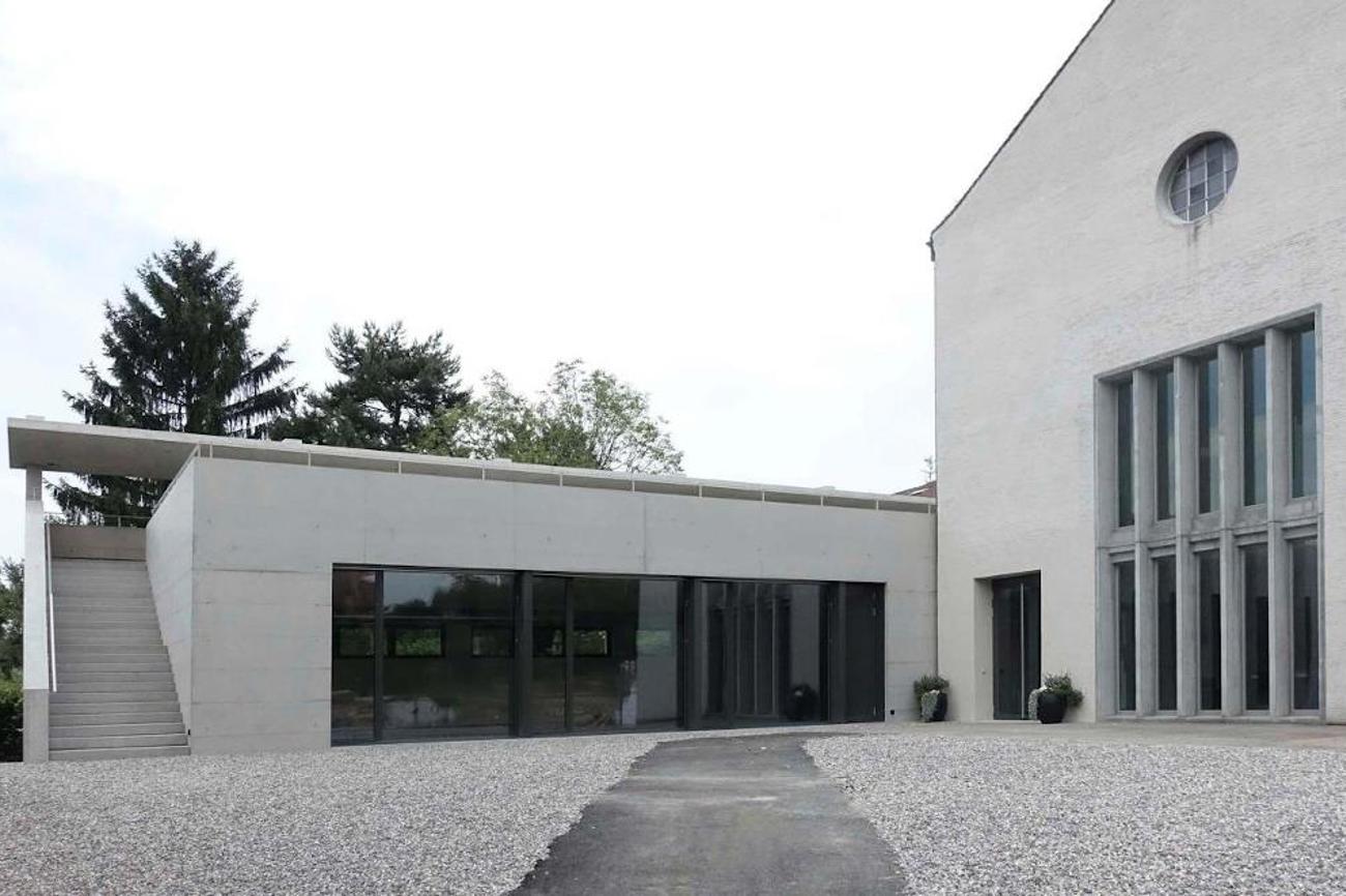 Die Kirchgemeinde Oberwil stellt jungen Asylsuchenden während der Corona-Zeit den Gemeindesaal als Klassenzimmer zur Verfügung.