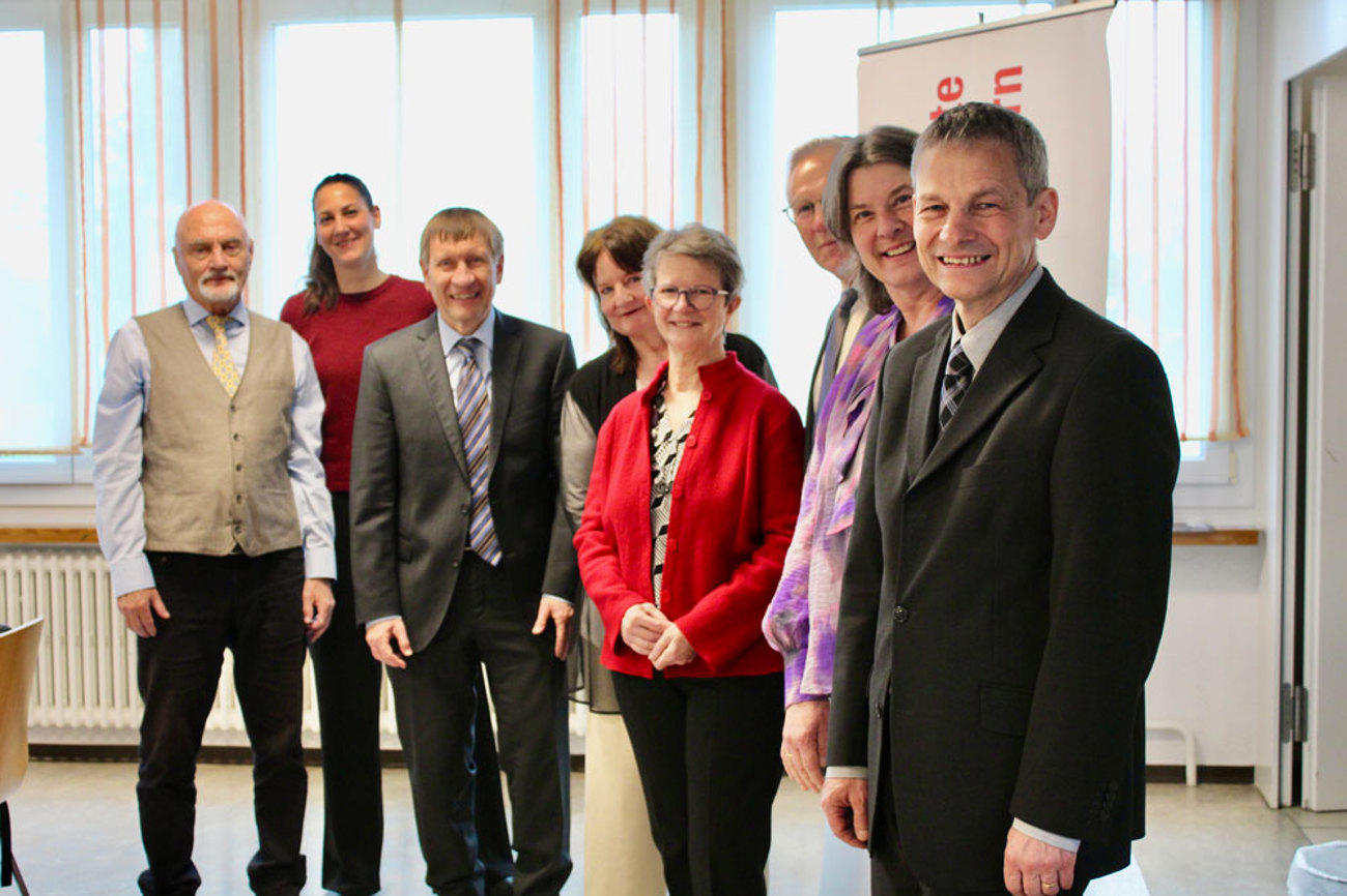 Der Synodalrat und die Leitung der Synode in Dulliken. | Foto: Zuber