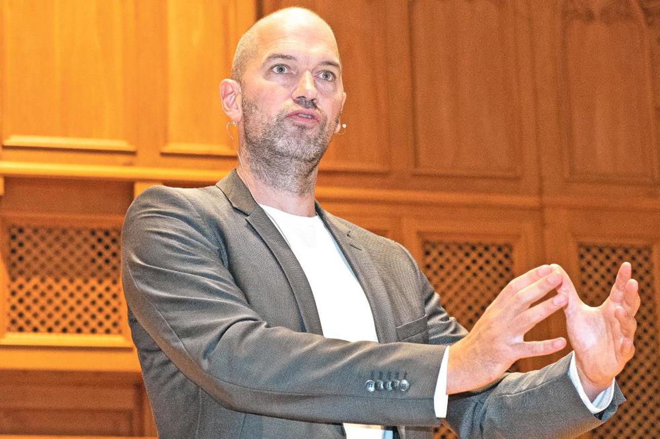 Ethiker Peter G. Kirchschläger: «Die Künstliche Intelligenz ist nicht moralfähig.» | Peter Leutert