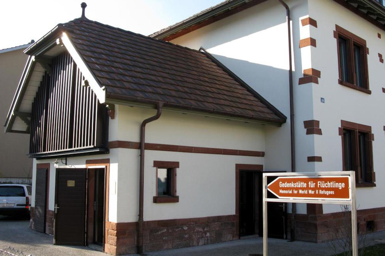 Emotionale Begegnung mit der Vergangenheit: Gedenkstätte für Flüchtlinge im historischen Bahnwärterhaus in Riehen. | Fridolin Freudenfett/wiki