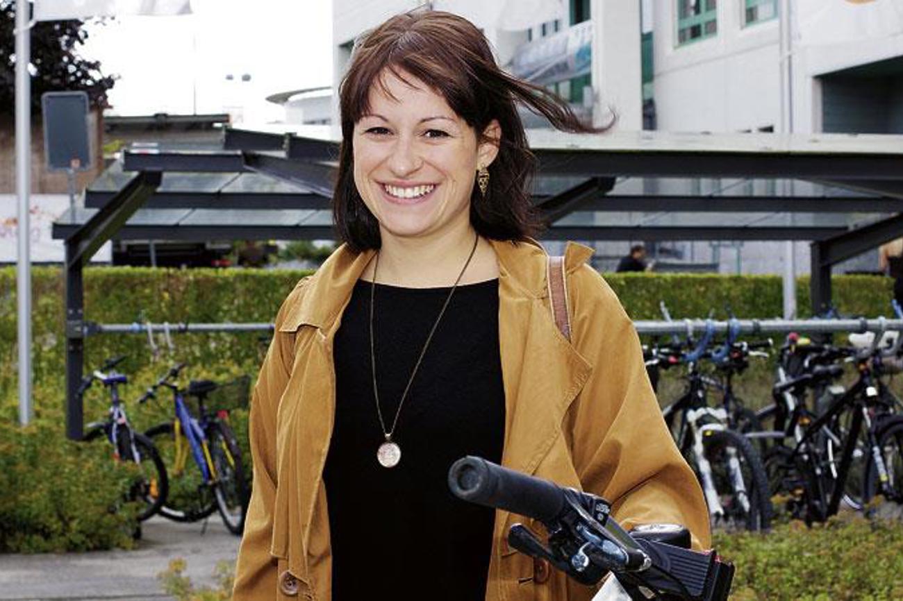 Jael Schärli engagiert sich bei «Rastplatz» und dem Flüchtlingstreff in Olten. «Rastplatz» ist eine ­mobile Küche, die für Menschen auf der Flucht kocht. Seit September 2015 ist Jael Schärli an verschiedenen Knotenpunkten in Europa unterwegs und unterstützt geflüchtete Menschen auf ihren Routen und in den Camps mit warmen Mahlzeiten, Tee und Kleidern. Am Menschenrechtstag vom 10. Dezember spricht Jael Schärli in Olten über ihre Erfahrungen.