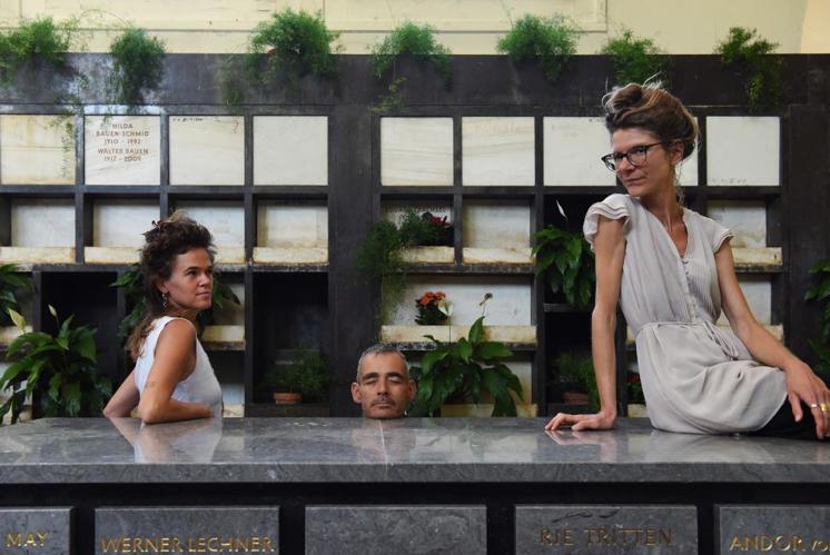 Feiern, dort wo der Tod zu Hause ist