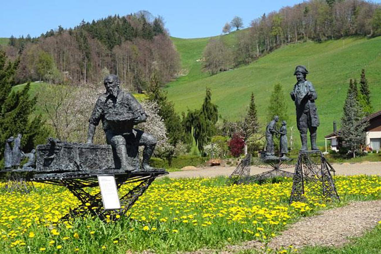 Gotthelf-Figuren von Freddy Air Röthlisberger in Lützelflüh.