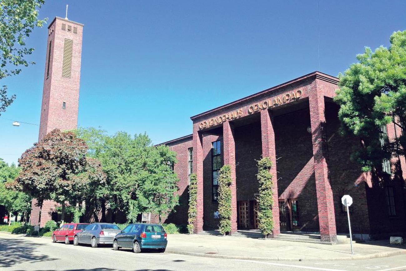 Die Stiftung Wibrandis wird das Gemeindehaus Oekolampad, das nach dem Basler Reformator Johannes Oekolampad benannt ist, in den nächsten zwei Jahren umfangreich sanieren. Visualisierung: Vécsey Schmidt Architekten GmbH und Ponnie Images.