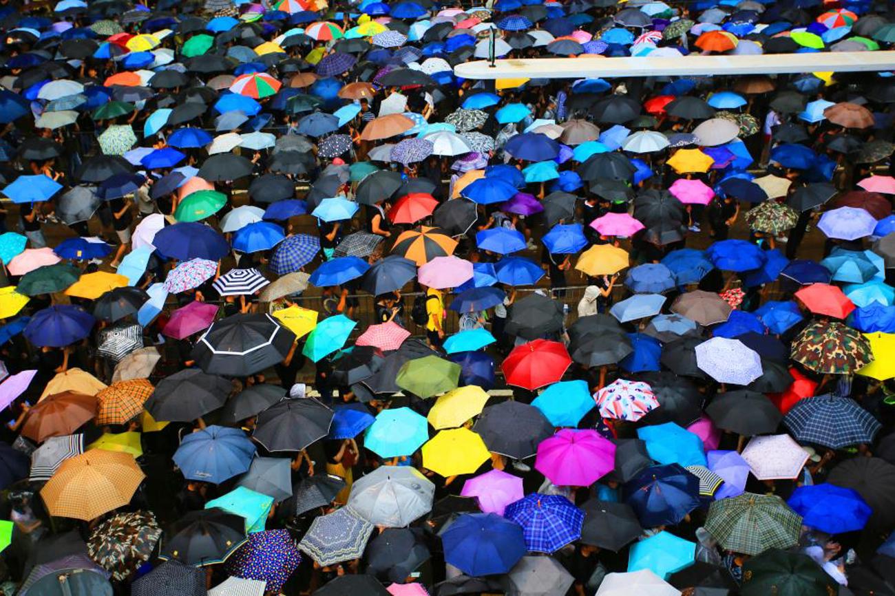 Grenzüberschreitungen können in ganz unterschiedlichen Situationen auftreten – zum Beispiel in einer grossen Menschenmenge. | AdobeStock / Lewis Tse Pui Lung