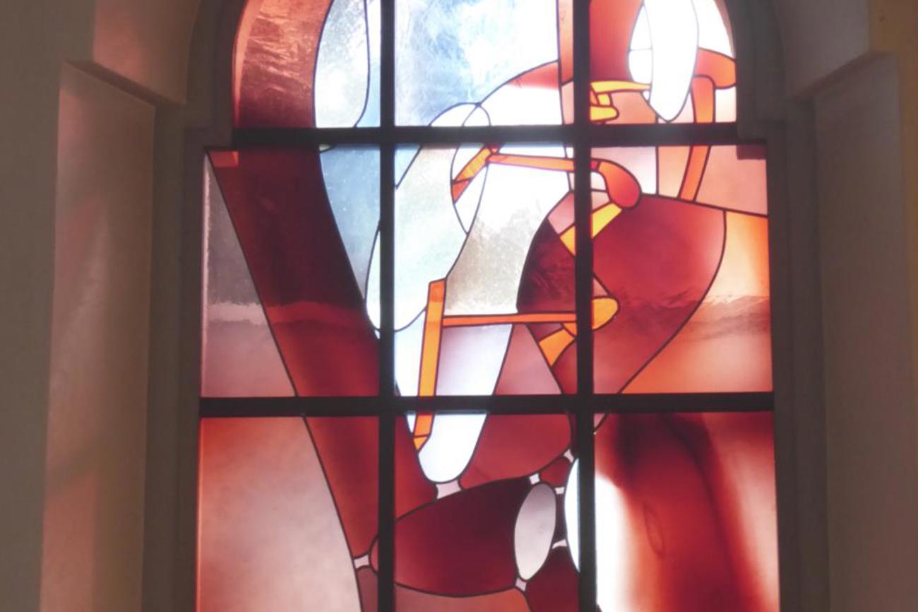 Chorfenster mit Käfer.