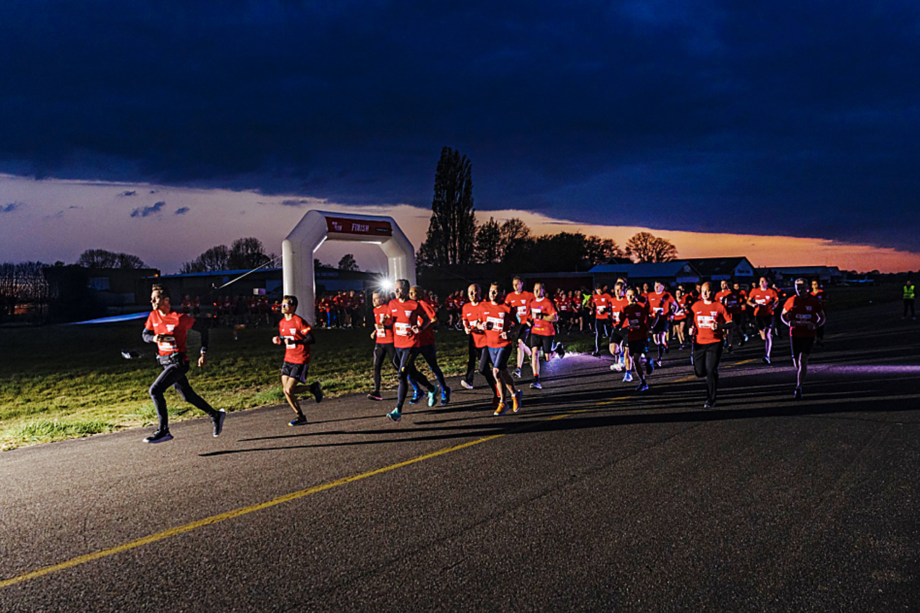 Laufevent auf dem Flugplatz: Mit dem Runway Run sammelt die MAF Schweiz auch dieses Jahr wieder Geld für ihre karitativen Flüge in 16 Entwicklungsländern. | Foto: zvg