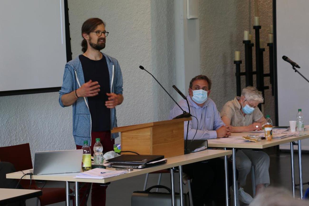 Thom Nohl erläutert die Projekte der Fachstelle Kirchenentwicklung. | Doris Brodbeck