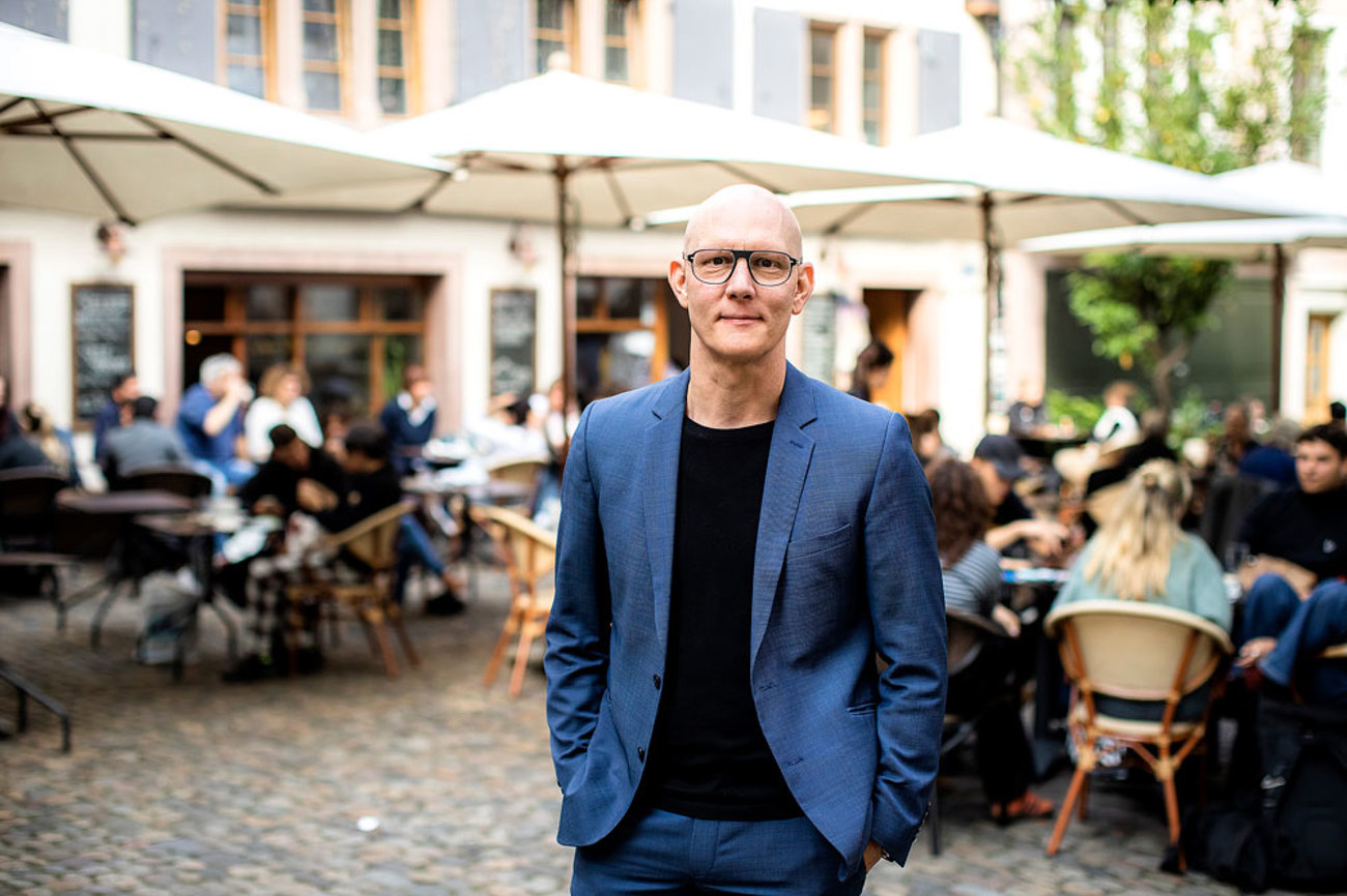 Die Bibel gendergerecht umschreiben? Das wäre zu stark irritierend, findet der Linguist Martin Luginbühl. Aber er empfiehlt, beispielsweise in Predigten die Verwendung der Geschlechtsformen anzupassen. | Foto: Universität Basel/Kostas Maros