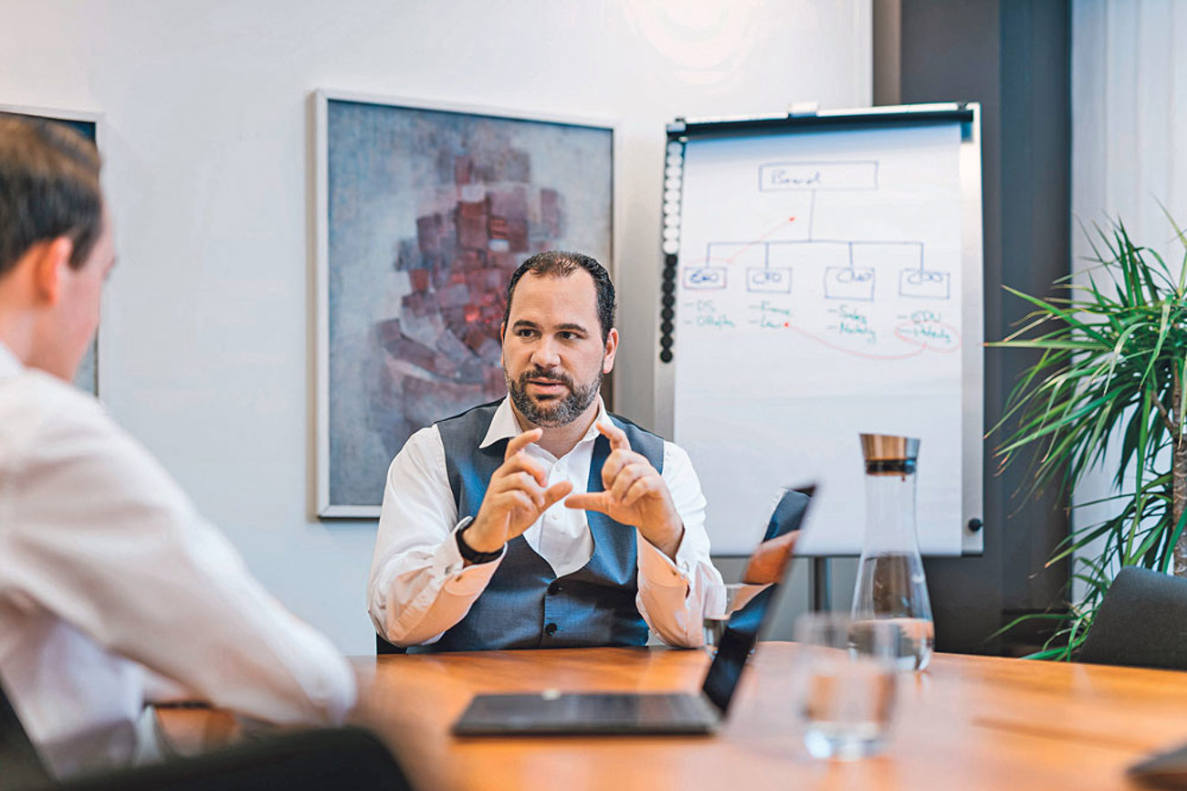 Cédric Schmid: Treuhänder, Finanzexperte, Bezirkskirchenpfleger Zug.